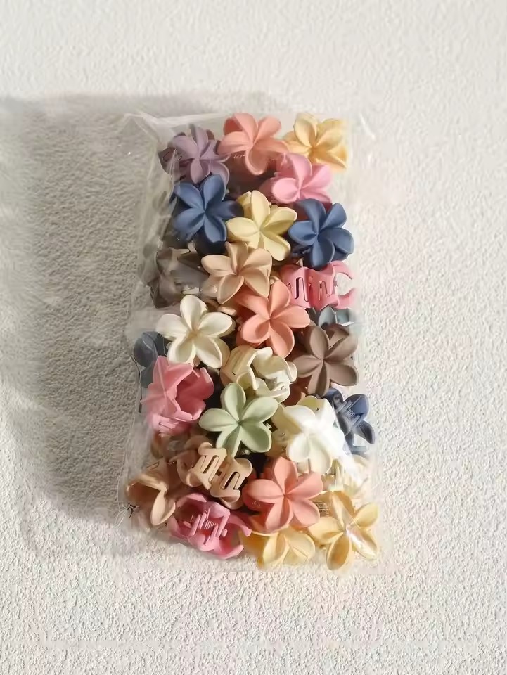 10/15 個 4 センチメートルヘアクロークリップ甘い色混 - Travel Accessories For Girls のレビューと価格